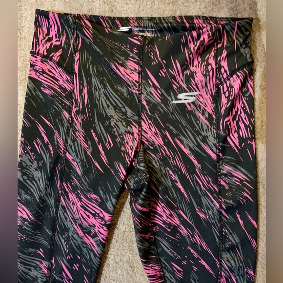 LN SKETCHER PERFORMANCE ATHLETIC WEAR. HIGH WAISTED. NO ROLL ELASTIC WAISTBAND. - Picture 6 of 8